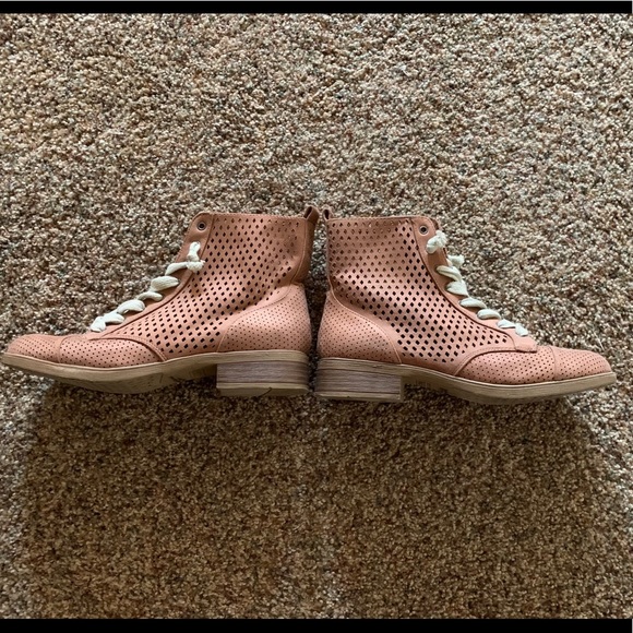 REPORT Hagen Perforated Suede Bootie in Dusty Rose - Picture 4 of 6